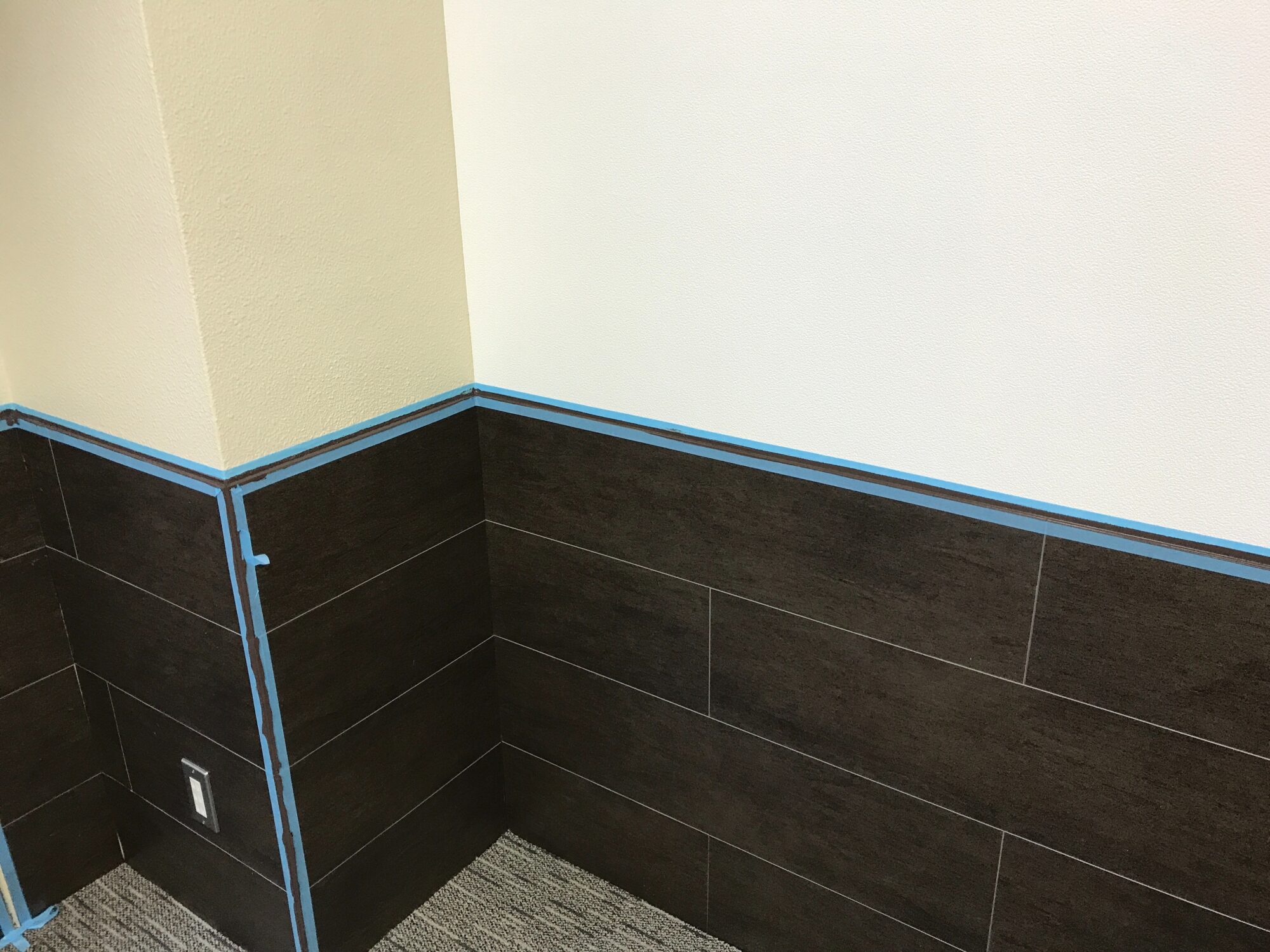 腰壁タイル張り