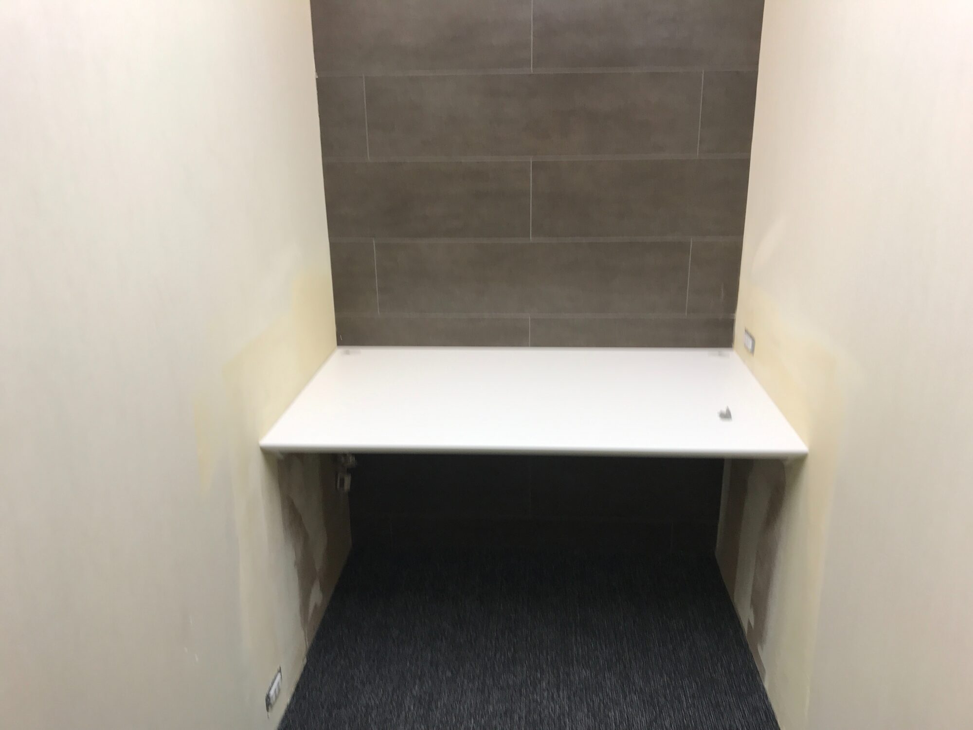 造作デスクポストフォーム加工